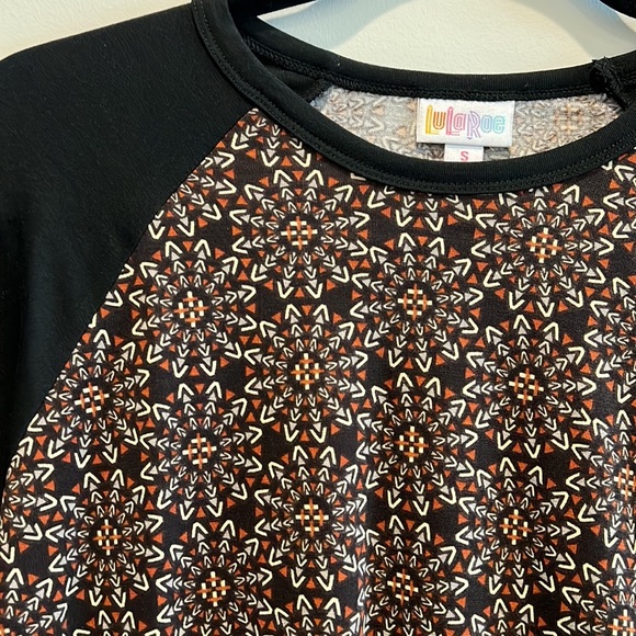 Lularoe Randy baseball tee retro print nwt - Picture 2 of 5